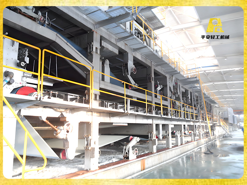 新疆遠(yuǎn)大四疊網(wǎng)多缸涂布白板造紙機(jī)項(xiàng)目